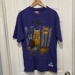 Vintage 90s Los Angeles Lakers Graphic T-Shirt Nutmeg Label